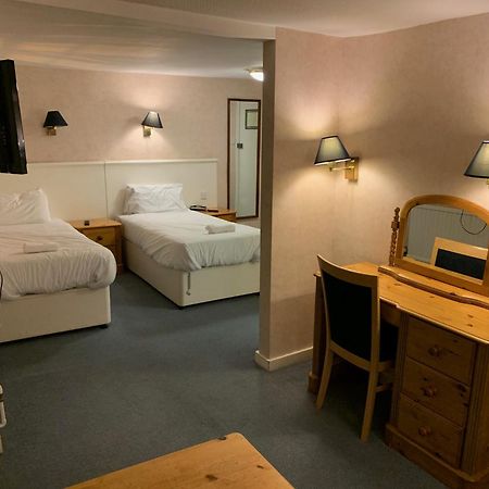 Yelf'S Hotel Райд Номер фото