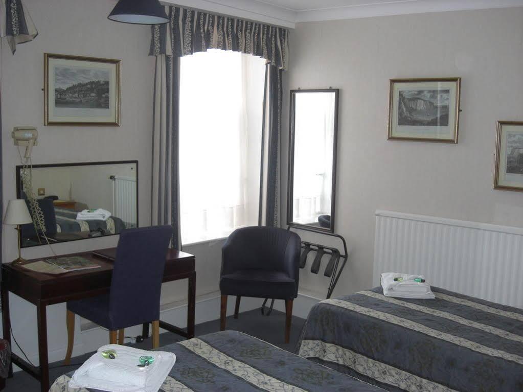 Yelf'S Hotel Райд Экстерьер фото