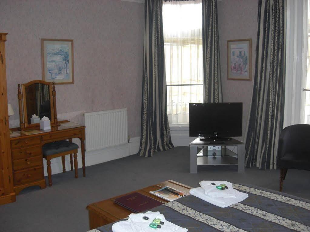 Yelf'S Hotel Райд Экстерьер фото