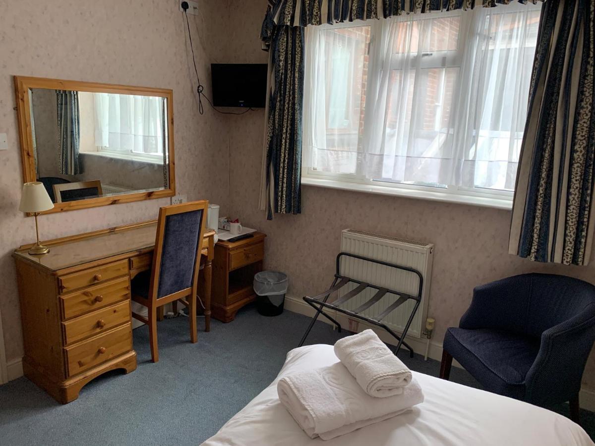 Yelf'S Hotel Райд Номер фото